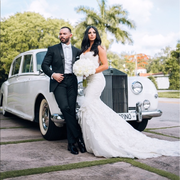 Ines Di Santo Wedding Dress - Picture 2 of 7